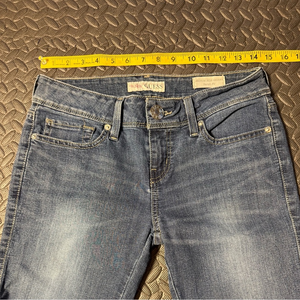 Guess Women's Medium Rise “Sarah Fit” Skinny Jeans Size 28 - Picture 7 of 11